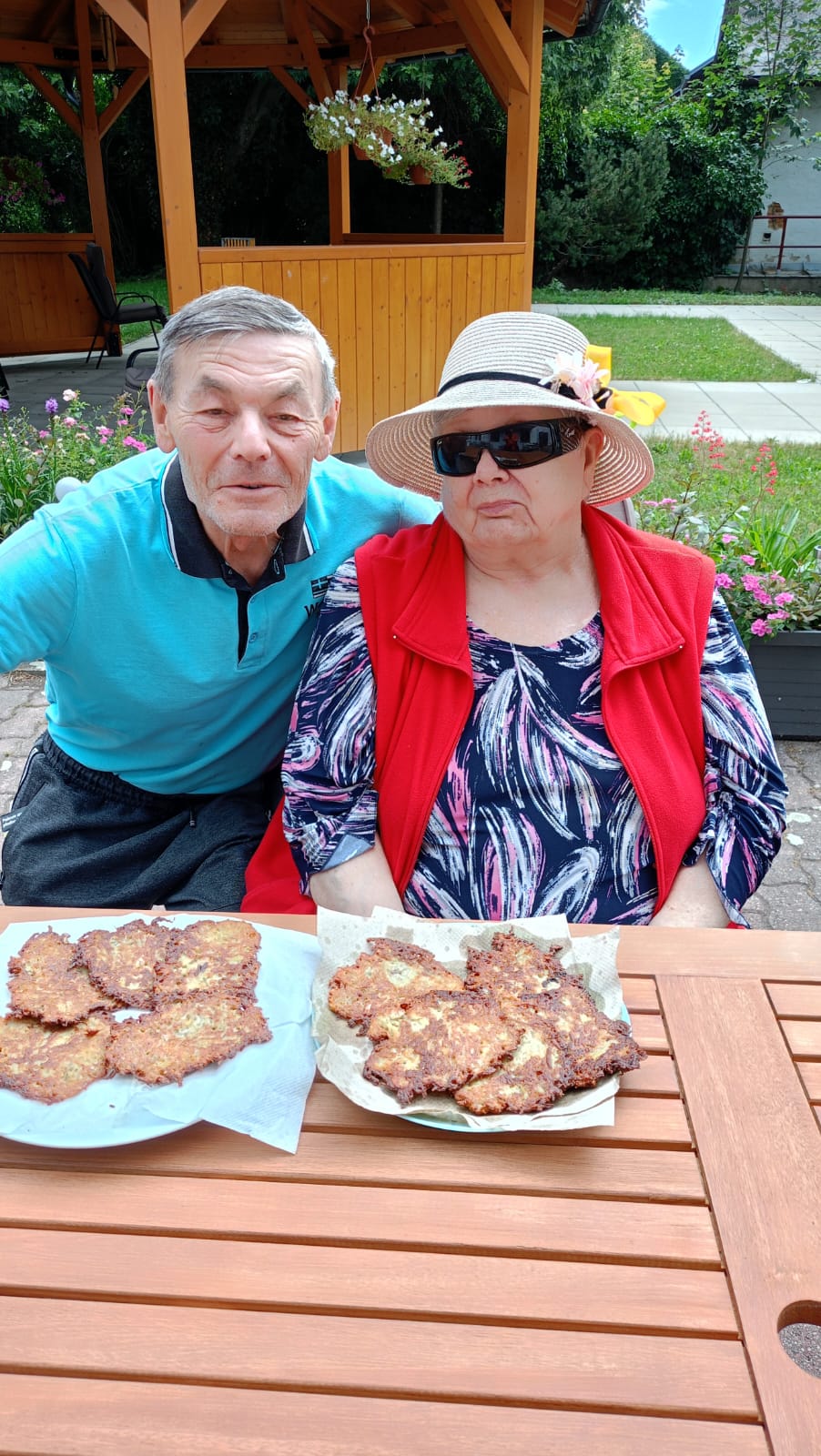 Bramboráky provoněly celou zahradu
